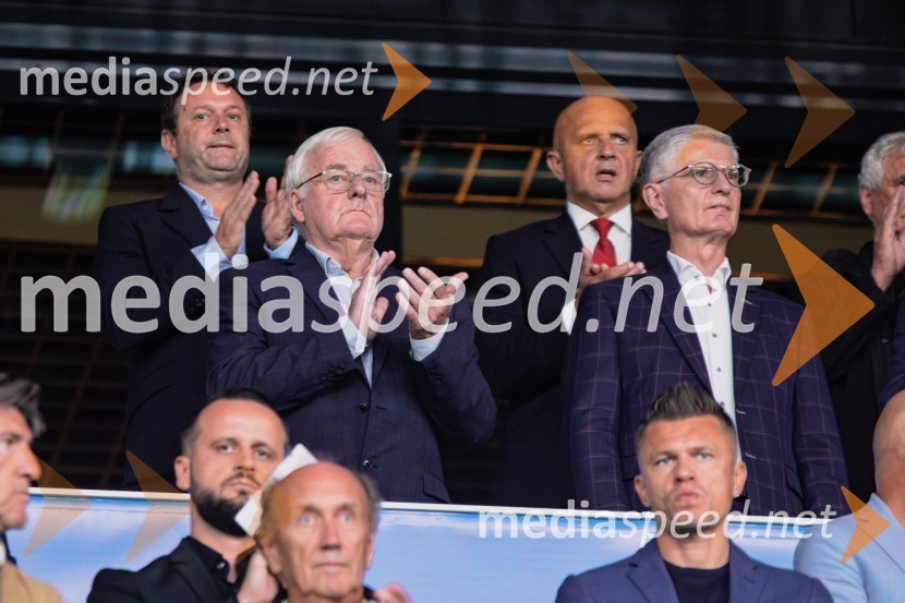  ... ;  Franjo Bobinac, predsednik, Olimpijski komite SlovenijeSlovenija prva na lestvici, premagala Kazahstan s 3:0