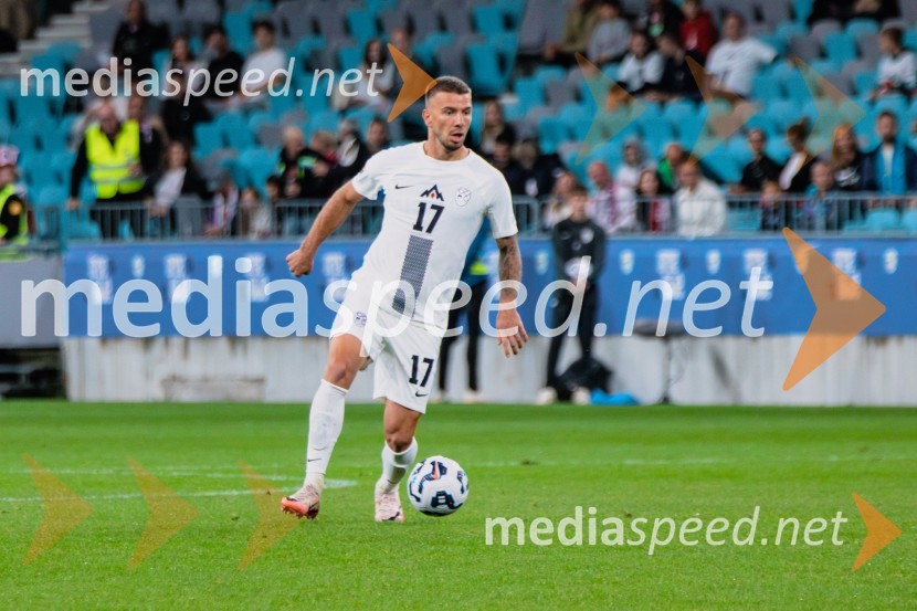  Jan Mlakar, nogometašSlovenija prva na lestvici, premagala Kazahstan s 3:0