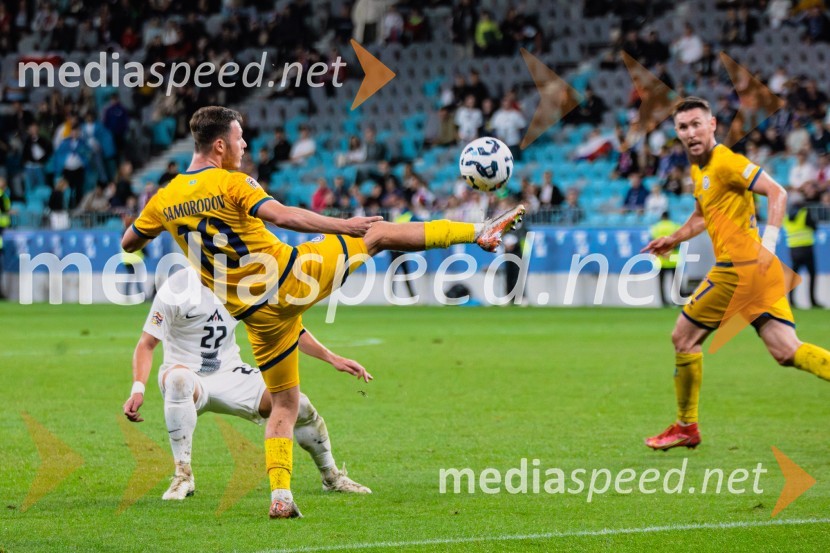 Maksim Samorodov, nogometaš, Kazahstan;  Abat Aymbetov, nogometaš, KazahstanSlovenija prva na lestvici, premagala Kazahstan s 3:0
