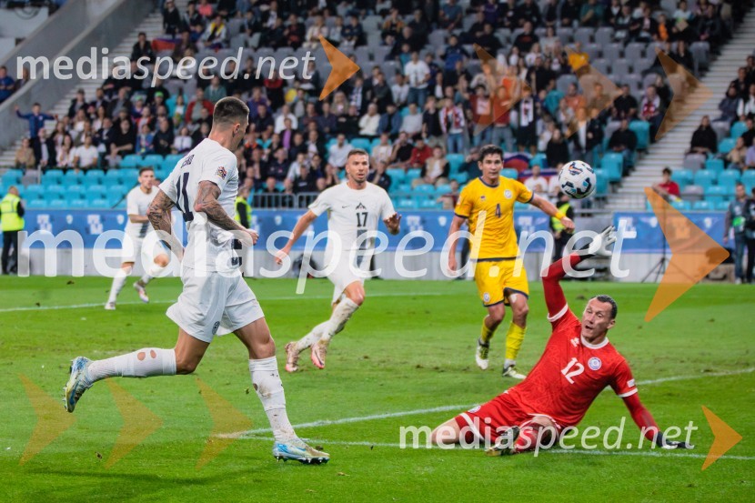  Benjamin Šeško, nogometaš;  Igor Šacki, nogometaš, KazahstanSlovenija prva na lestvici, premagala Kazahstan s 3:0