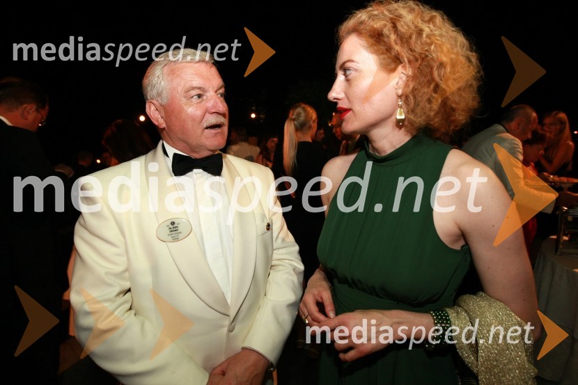 Dr. Boris Žnidarič, guverner Združenja slovenskih Lions klubov in Hermina Kovačič, urednica revije Diners MagazinKresna noč 2009, Lions klub Ljubljana Iliria