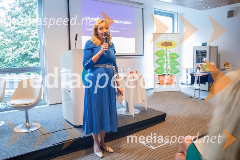 dr. Alenka Kepic Mohar, glavna urednica Mladinske knjige in direktorica Cankarjeve založbeStrokovno srečanje ravnateljic in ravnateljev vrtcev