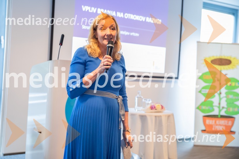 dr. Alenka Kepic Mohar, glavna urednica Mladinske knjige in direktorica Cankarjeve založbeStrokovno srečanje ravnateljic in ravnateljev vrtcev