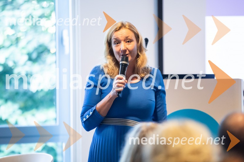 dr. Alenka Kepic Mohar, glavna urednica Mladinske knjige in direktorica Cankarjeve založbeStrokovno srečanje ravnateljic in ravnateljev vrtcev