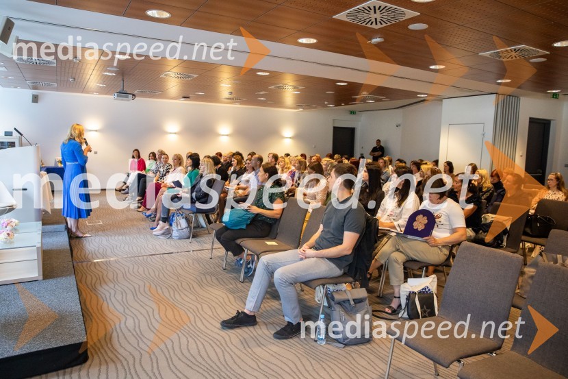 dr. Alenka Kepic Mohar, glavna urednica Mladinske knjige in direktorica Cankarjeve založbeStrokovno srečanje ravnateljic in ravnateljev vrtcev