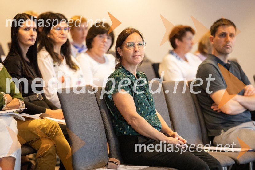  Nana Kisel, urednica revije Cicido, Mladinska knjigaStrokovno srečanje ravnateljic in ravnateljev vrtcev