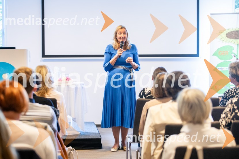 dr. Alenka Kepic Mohar, glavna urednica Mladinske knjige in direktorica Cankarjeve založbeStrokovno srečanje ravnateljic in ravnateljev vrtcev