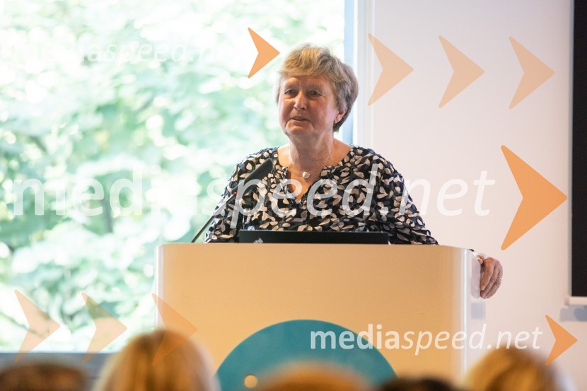 mag. Barbara Hanuš, pedagoginja, knjižničarka, učiteljica slovenščine ter avtorica knjig za otrokeStrokovno srečanje ravnateljic in ravnateljev vrtcev