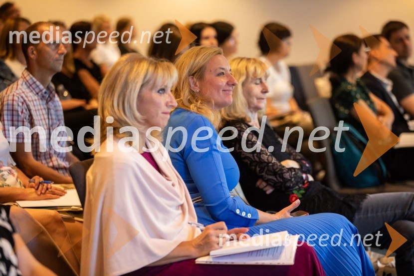 dr. Alenka Kepic Mohar, glavna urednica Mladinske knjige in direktorica Cankarjeve založbeStrokovno srečanje ravnateljic in ravnateljev vrtcev