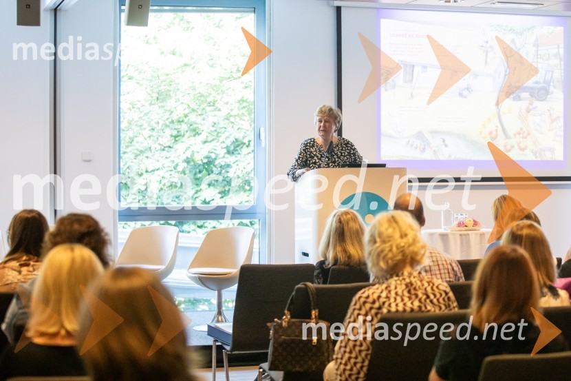 mag. Barbara Hanuš, pedagoginja, knjižničarka, učiteljica slovenščine ter avtorica knjig za otrokeStrokovno srečanje ravnateljic in ravnateljev vrtcev