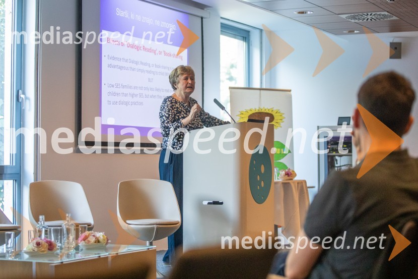 mag. Barbara Hanuš, pedagoginja, knjižničarka, učiteljica slovenščine ter avtorica knjig za otrokeStrokovno srečanje ravnateljic in ravnateljev vrtcev