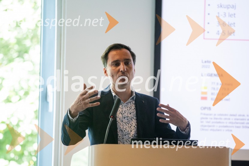  Denis Baš, dr. med., spec. pediatrijeStrokovno srečanje ravnateljic in ravnateljev vrtcev