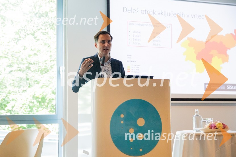  Denis Baš, dr. med., spec. pediatrijeStrokovno srečanje ravnateljic in ravnateljev vrtcev