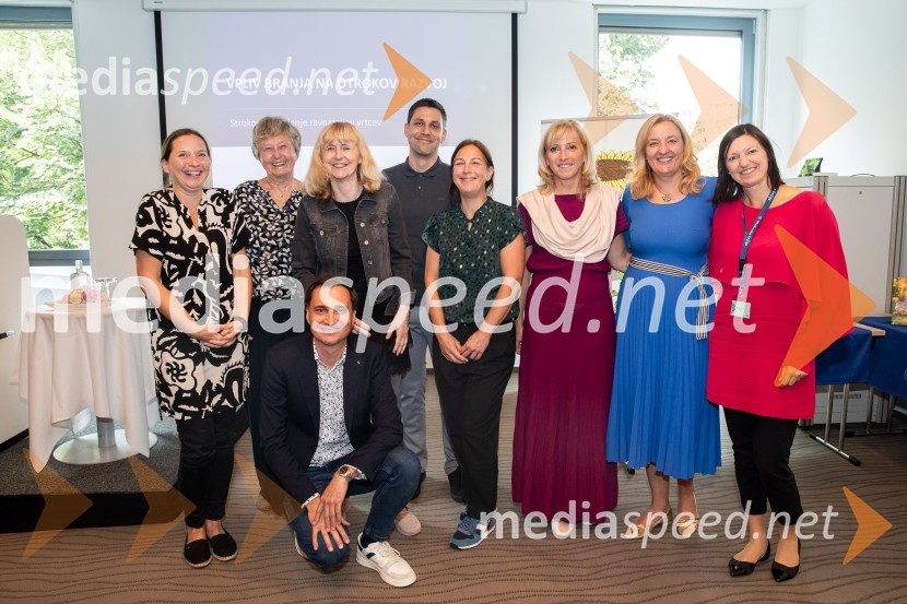  Maja Žugič, urednica revije Cicido, Mladinska knjiga; mag. Barbara Hanuš, pedagoginja, knjižničarka, učiteljica slovenščine ter avtorica knjig za otroke;  Denis Baš, dr. med., spec. pediatrije; dr. Ljubica Marjanovič Umek, psihologinja;  Žiga Kosec, urednik revije Cicido, Mladinska knjiga;  Nana Kisel, urednica revije Cicido, Mladinska knjiga;  Janja Bogataj, predsednica, Skupnost vrtcev Slovenije; dr. Alenka Kepic Mohar, glavna urednica Mladinske knjige in direktorica Cankarjeve založbe;  Monika Jagodič Gobec, vodja sektorja izobraževalnih vsebin in CO, Mladinska knjigaStrokovno srečanje ravnateljic in ravnateljev vrtcev