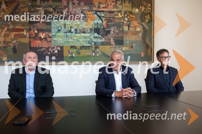  Matjaž Kek, selektor slovenske nogometne reprezentance;  Aleksander Saša Arsenovič, župan, Mestna občina Maribor;  izr. prof. dr.  Matjaž Vogrin, dr. med. specialist ortopedske kirurgije, strokovni direktor UKC Maribor, Predstojnik katedre za ortopedijo na Medicinski fakulteti Univerze v Mariboru, Vodja medicinske službe NK MariborPodelitev Mestnega pečata Maribora Matjažu Keku in prof. dr. Matjažu Vogrinu