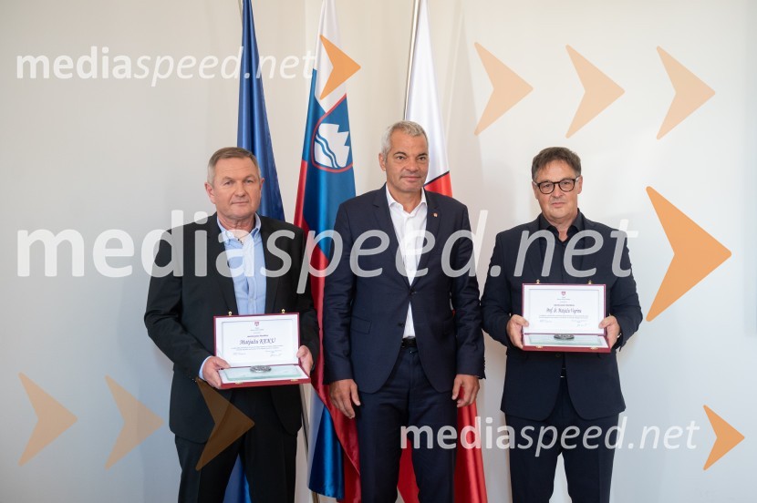  Matjaž Kek, selektor slovenske nogometne reprezentance;  Aleksander Saša Arsenovič, župan, Mestna občina Maribor;  izr. prof. dr.  Matjaž Vogrin, dr. med. specialist ortopedske kirurgije, strokovni direktor UKC Maribor, Predstojnik katedre za ortopedijo na Medicinski fakulteti Univerze v Mariboru, Vodja medicinske službe NK MariborPodelitev Mestnega pečata Maribora Matjažu Keku in prof. dr. Matjažu Vogrinu