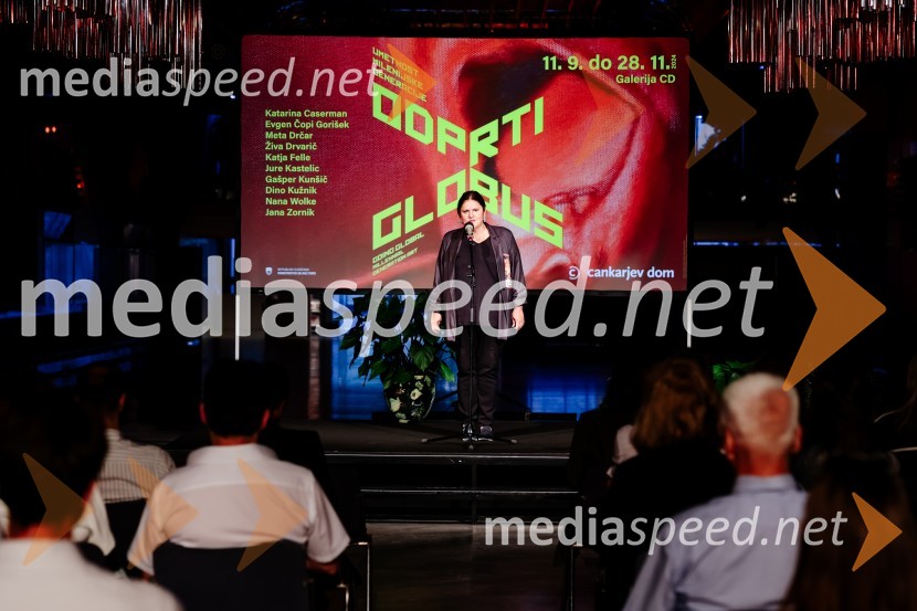  Uršula Cetinski, generalna direktorica, Cankarjev domOdprtje razstave Odprti globus, Cankarjev dom