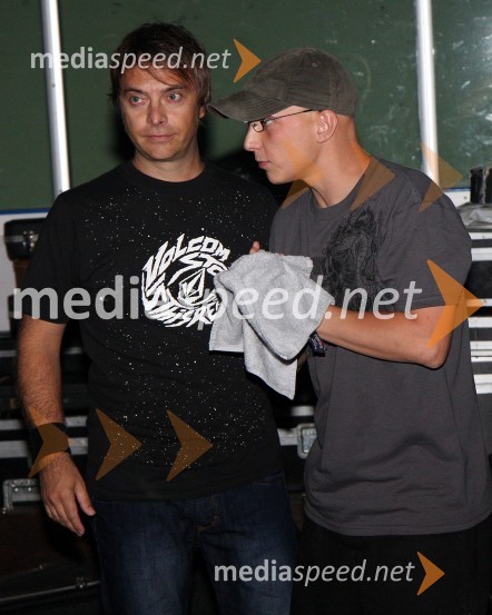 Jani Hace, basist in spremljevalni vokalist pri skupini Siddharta ter Primož Benko, kitarist in spremljevalni vokalist pri skupini SiddhartaPiše se leto 2009