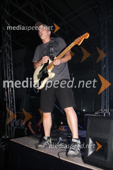 Primož Benko, kitarist in spremljevalni vokalist pri skupini SiddhartaPiše se leto 2009