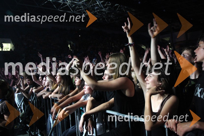 Množica obiskovalcevPiše se leto 2009