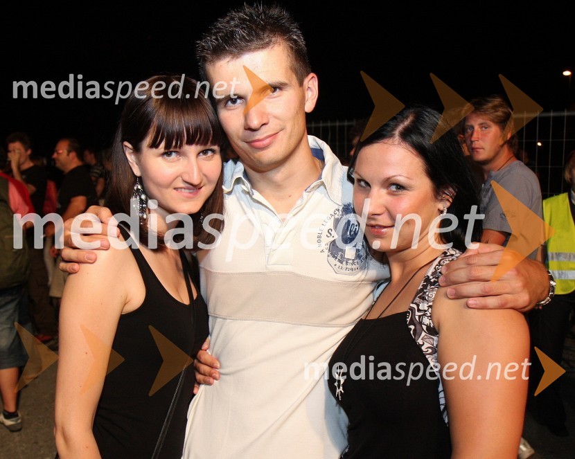 Franja Pižmoht, novinarka RTS, ... in Alenka Golubič, vodja marketinga na RTSPiše se leto 2009