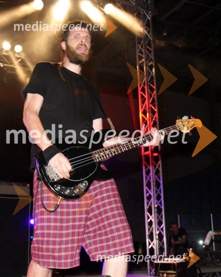 Erik Makuc - Slavc, bas kitarist skupine Elvis JacksonPiše se leto 2009