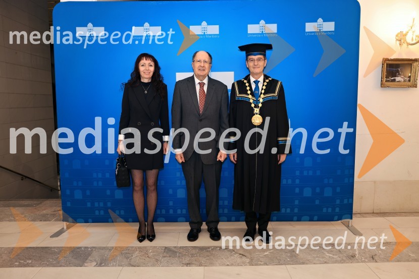 Doc. Dr. Mojca Tancer Verboten, glavni tajnik, Univerza v Mariboru; Sir Gregory Paul Winter, znanstvenik; prof. dr. Zdravko Kačič, rektor Univerze v MariboruDan Univerze v Mariboru 2024