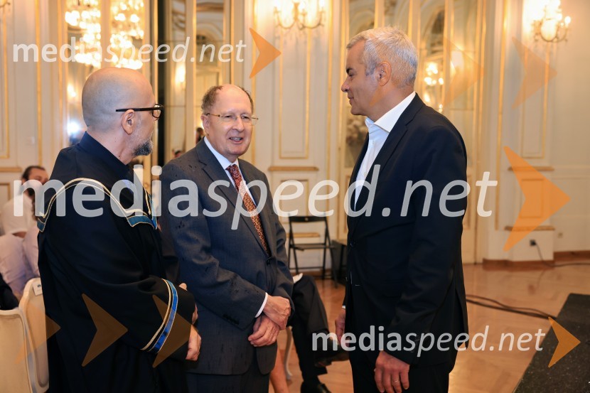 prof. dr. Dean Korošak,  prorektor za znanstvenoraziskovalno dejavnost Univerze v Mariboru; Sir Gregory Paul Winter, znanstvenik;  Aleksander Saša Arsenovič, župan, Mestna občina MariborDan Univerze v Mariboru 2024