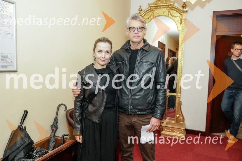  Maja Kunšič, igralka;  Primož Ekart, igralec, režiserKot vsa svobodna dekleta, premiera Prešernovo gledališče Kranj