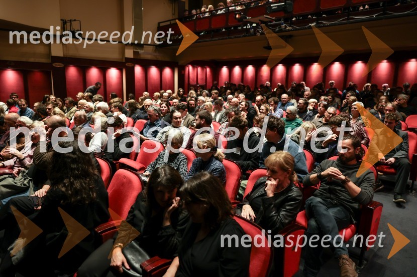 Kot vsa svobodna dekleta, premiera Prešernovo gledališče Kranj