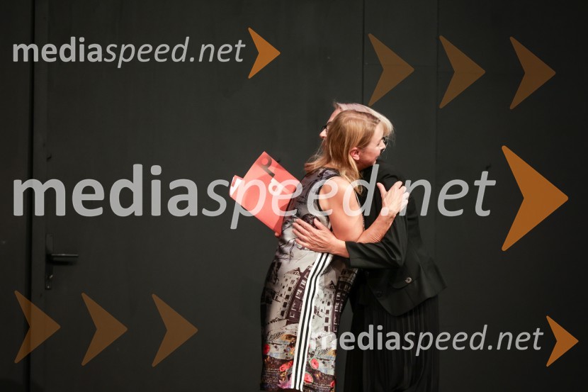  Darja Reichman, igralka;  Vilma Štritof, dramaturginja, Radio SlovenijaKot vsa svobodna dekleta, premiera Prešernovo gledališče Kranj