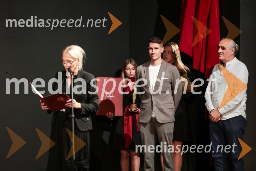  Vilma Štritof, dramaturginja, Radio Slovenija;  Janez Černe, podžupan Mestne občine Kranj;  Igor KavčičKot vsa svobodna dekleta, premiera Prešernovo gledališče Kranj