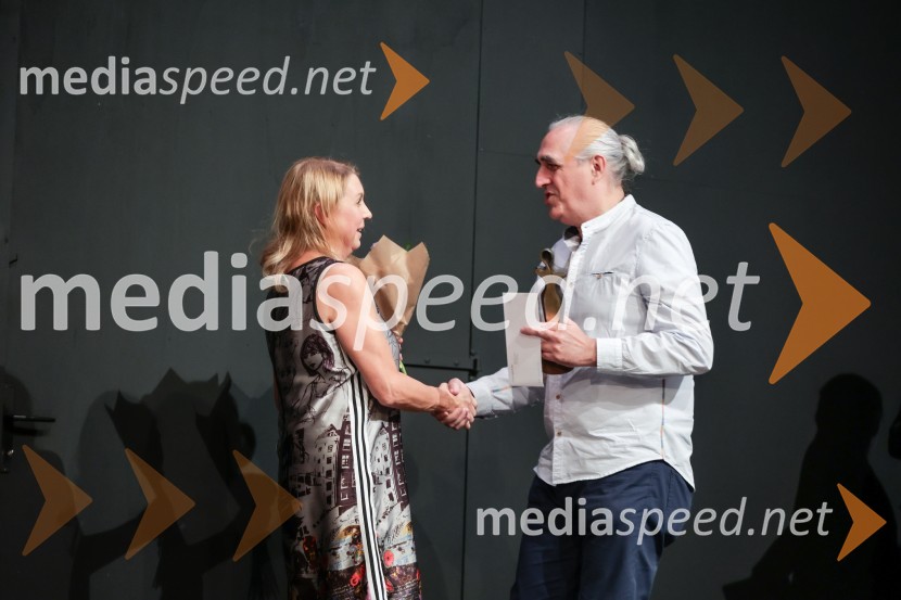  Darja Reichman, igralka;  Igor KavčičKot vsa svobodna dekleta, premiera Prešernovo gledališče Kranj