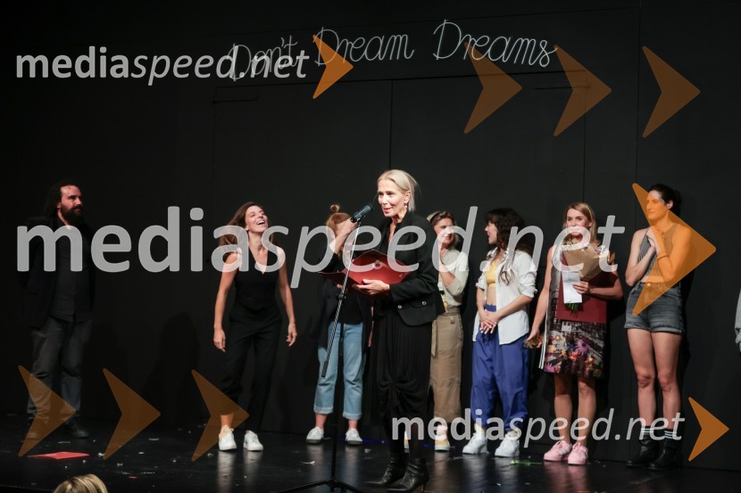  Vilma Štritof, dramaturginja, Radio SlovenijaKot vsa svobodna dekleta, premiera Prešernovo gledališče Kranj