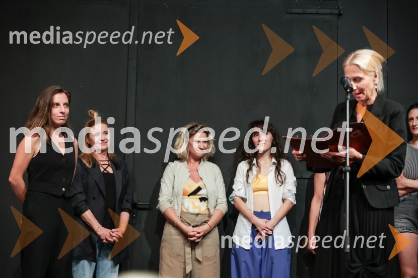  Tina Resman, igralka;  Vesna  Jevnikar, igralka;  Vesna Pernarčič, igralka;  Živa Selan, igralkaKot vsa svobodna dekleta, premiera Prešernovo gledališče Kranj