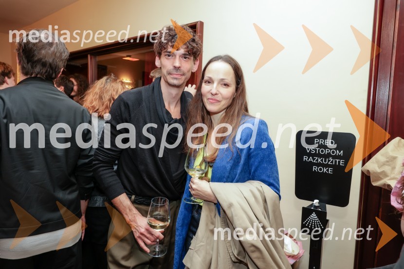  Nejc Cijan Garlatti, igralec;  Iva Babić, igralkaKot vsa svobodna dekleta, premiera Prešernovo gledališče Kranj