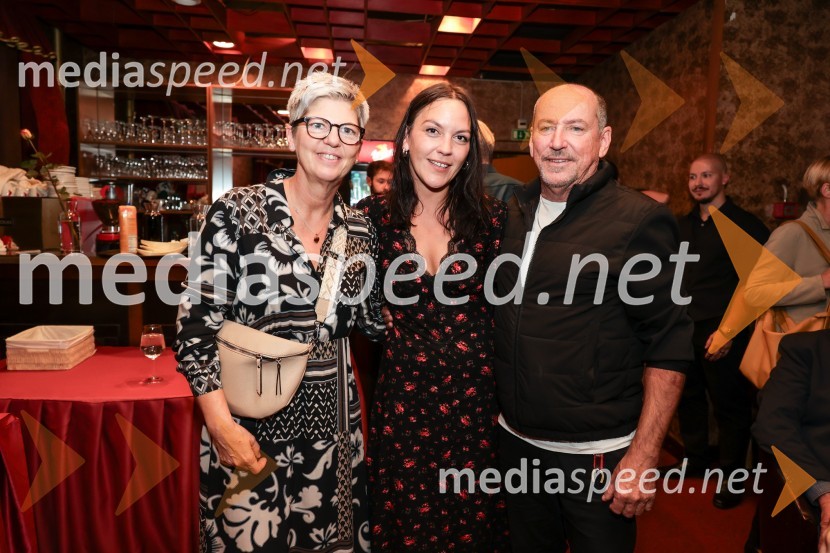  Mirjam Drnovšček, direktorica, SNG Nova Gorica;  Tamara Avguštin, igralka;  Ciril Roblek, inspicient PGKKot vsa svobodna dekleta, premiera Prešernovo gledališče Kranj