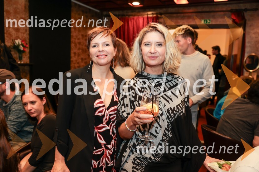  Vesna Slapar, igralka;  Vesna Pernarčič, igralkaKot vsa svobodna dekleta, premiera Prešernovo gledališče Kranj