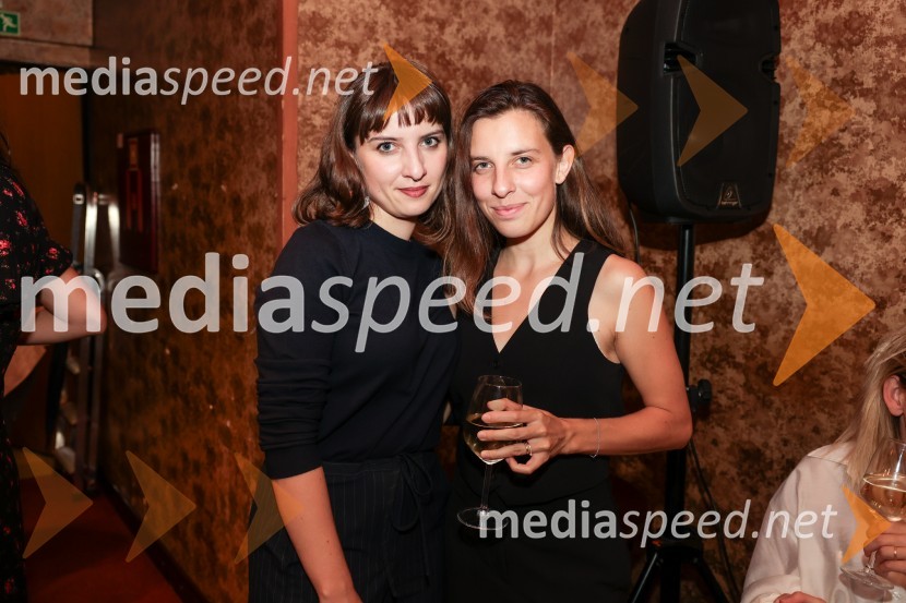  Mojca Madon, režiserka;  Tina Resman, igralkaKot vsa svobodna dekleta, premiera Prešernovo gledališče Kranj