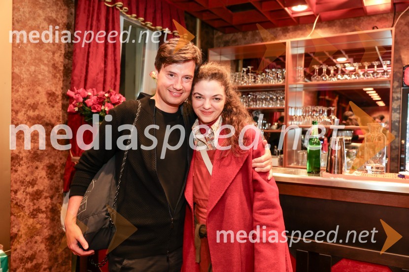  Mario Dragojević, igralec;  Diana  Kolenc, igralkaKot vsa svobodna dekleta, premiera Prešernovo gledališče Kranj