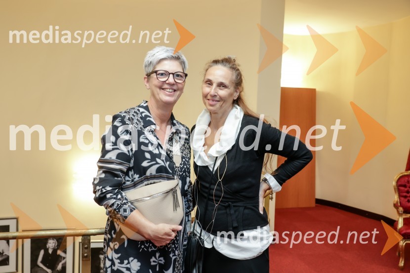  Mirjam Drnovšček, direktorica, SNG Nova Gorica;  Lučka Počkaj, igralkaKot vsa svobodna dekleta, premiera Prešernovo gledališče Kranj
