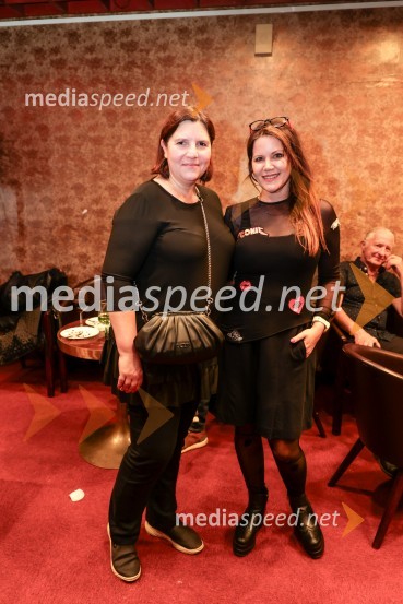  Eva Belčič, vodja marketinga in odnosov z javnostmi, Prešernovo gledališče Kranj;  Teja Pelko, novinarkaKot vsa svobodna dekleta, premiera Prešernovo gledališče Kranj