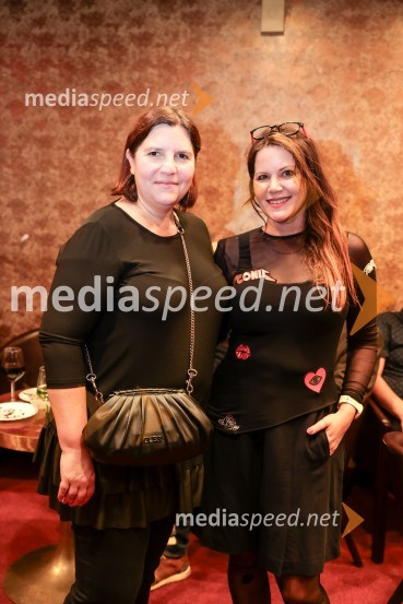  Teja Pelko, novinarka;  Eva Belčič, vodja marketinga in odnosov z javnostmi, Prešernovo gledališče KranjKot vsa svobodna dekleta, premiera Prešernovo gledališče Kranj