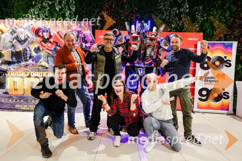  Žiga Bunič, igralec;  Marjan Bunič, pevec, voditelj, Radio Ognjišče;  Jernej Kuntner, igralec;  Eva Godina, Radio 1;  Matevž Müller, igralec;  Rok Kunaver, igralecPremiera Transformerji Ena v Cineplexx Ljubljana