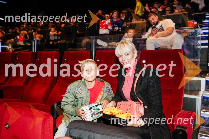  Pasqual Pustovrh;  Pia Pustovrh, voditeljicaPremiera Transformerji Ena v Cineplexx Ljubljana