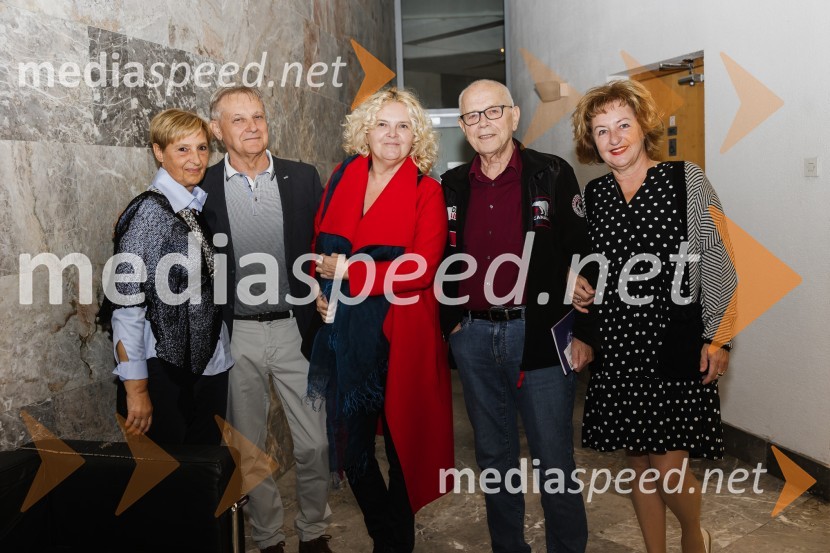  Adrijana  Kenda, računovodkinja, SNG Nova Gorica;  Zorko Kenda, upokojen sodelavec SNG Nova Gorica;  Katja Pegan,  direktorica in režiserka, Gledališče Koper Teatro Capodistria;  Bine Matoh, upokojeni igralec SNG Nova Gorica in prejemnik Borštnikovega prstana;  Alenka Matoh64, premiera drame na odru SNG Nova Gorica