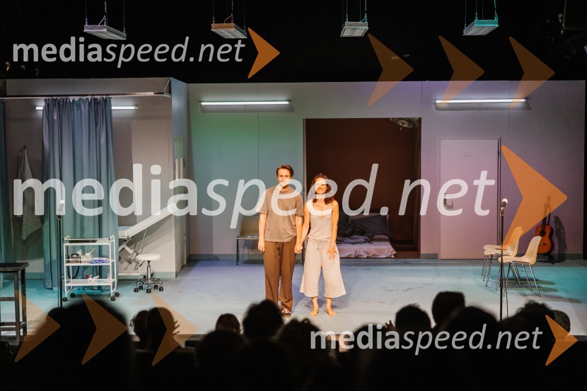  Jure Kopušar, igralec;  Nika Rozman, igralka64, premiera drame na odru SNG Nova Gorica