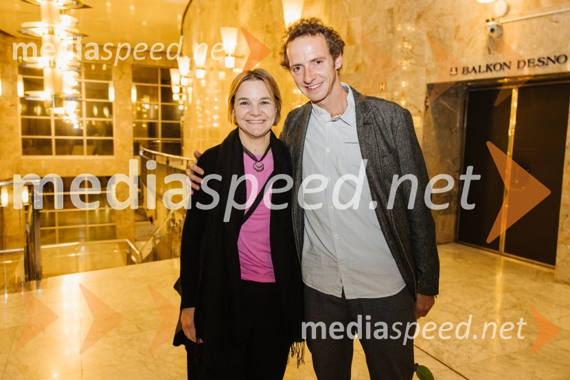  Kim Komljanec, svetovalka ministrice za kulturo;  Laren  Polič Zdravič, glasbenik in igralec64, premiera drame na odru SNG Nova Gorica