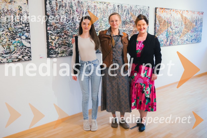  ... ;  Anja Jerčič Jakob, umetnica;  Petra  Bizilj Silva, kustosinja Generali galerijeOdprtje razstave z naslovom Obrobja slikarke Anje Jerčič Jakob, Generali Galerija