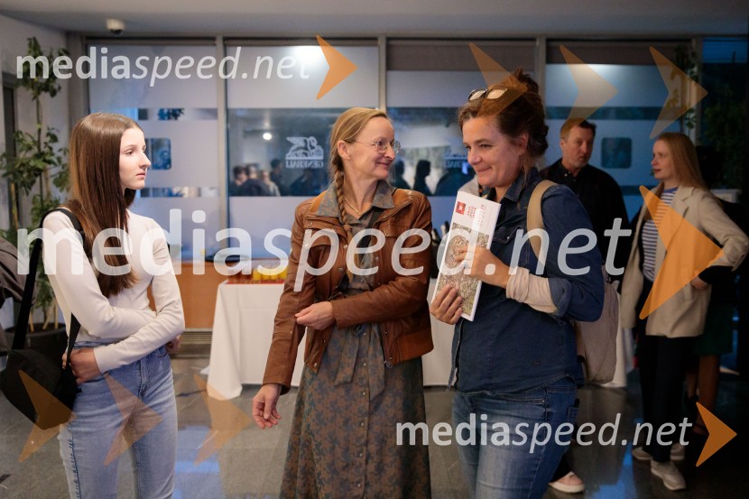  ... ;  Anja Jerčič Jakob, umetnica;  ... Odprtje razstave z naslovom Obrobja slikarke Anje Jerčič Jakob, Generali Galerija